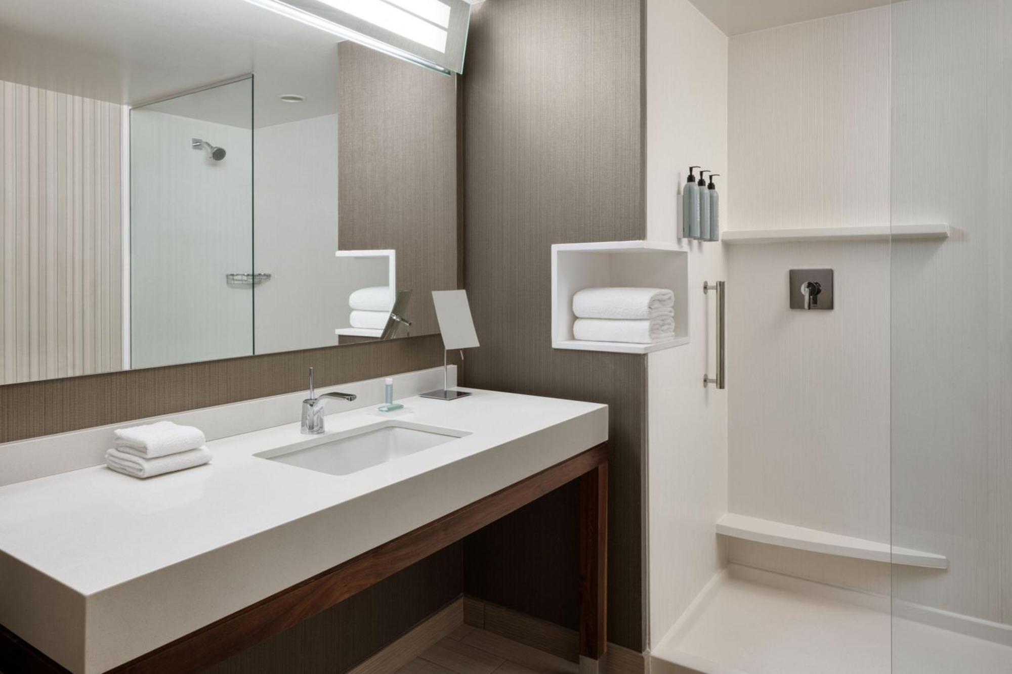 Courtyard By Marriott Prince George Exteriör bild