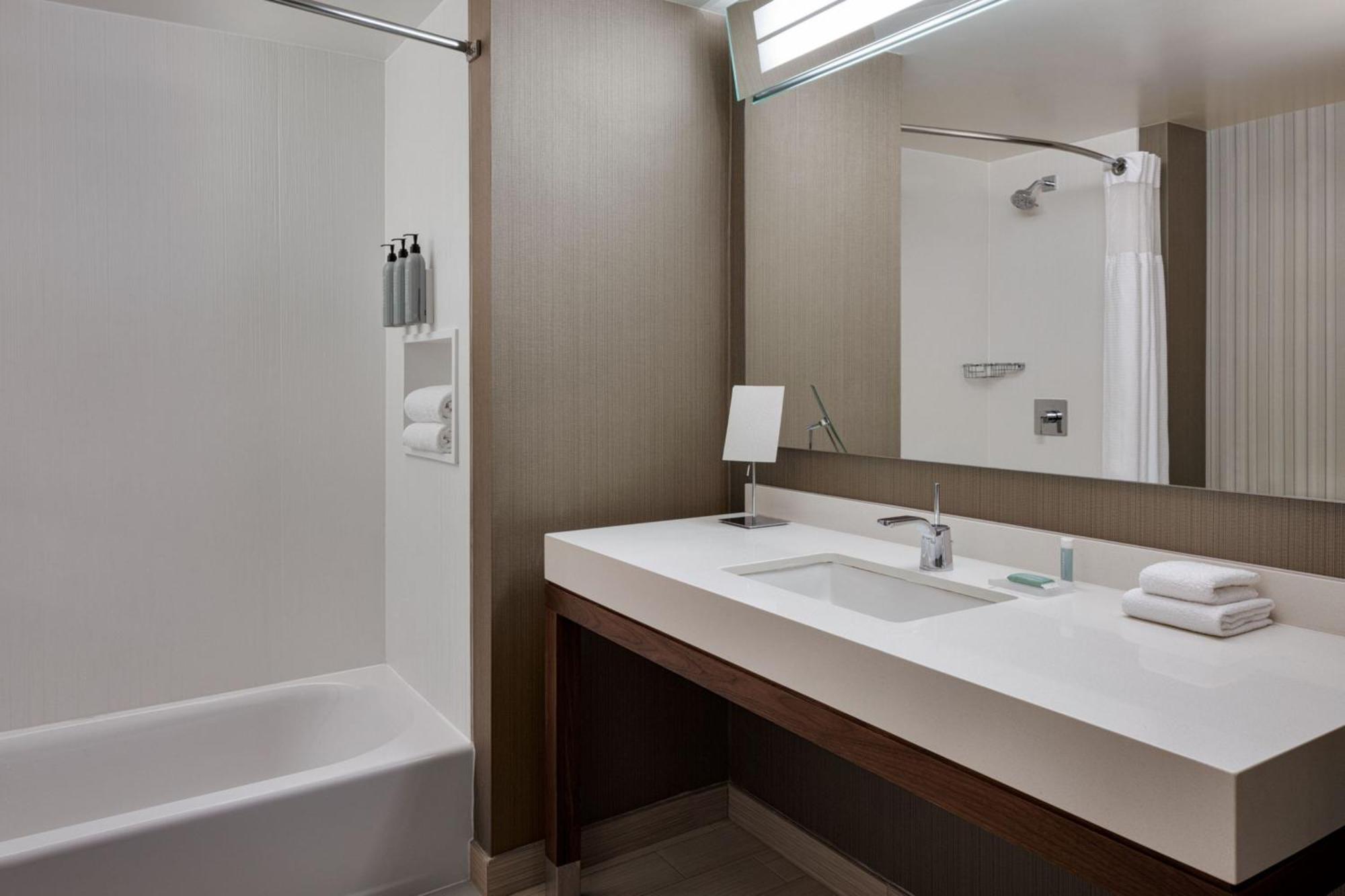 Courtyard By Marriott Prince George Exteriör bild